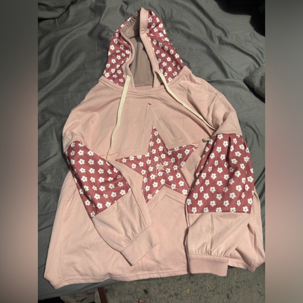 NWOT Star patch hoodie